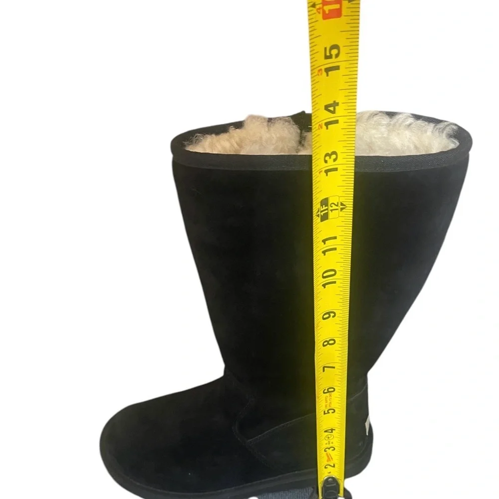 UGG leather sheepskin black women boots‎ size 7